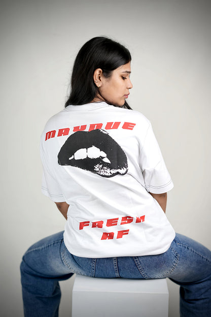 WHITE URBAN KISS T-SHIRT [UNISEX]