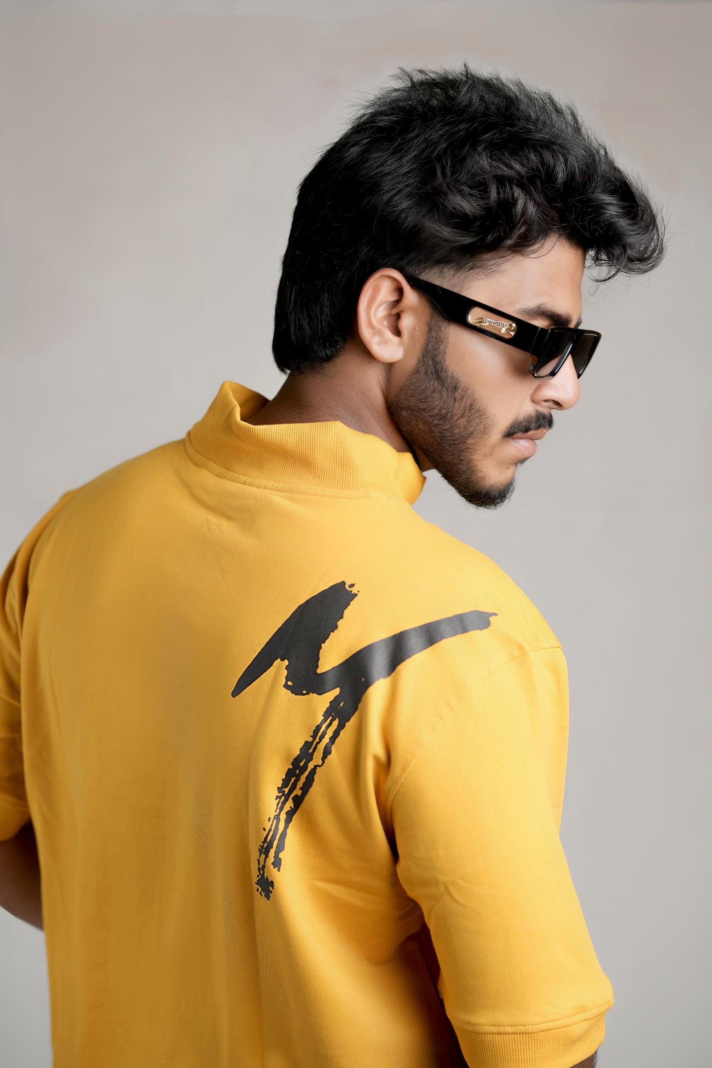 YELLOW HALF ZIPPER T-SHIRT