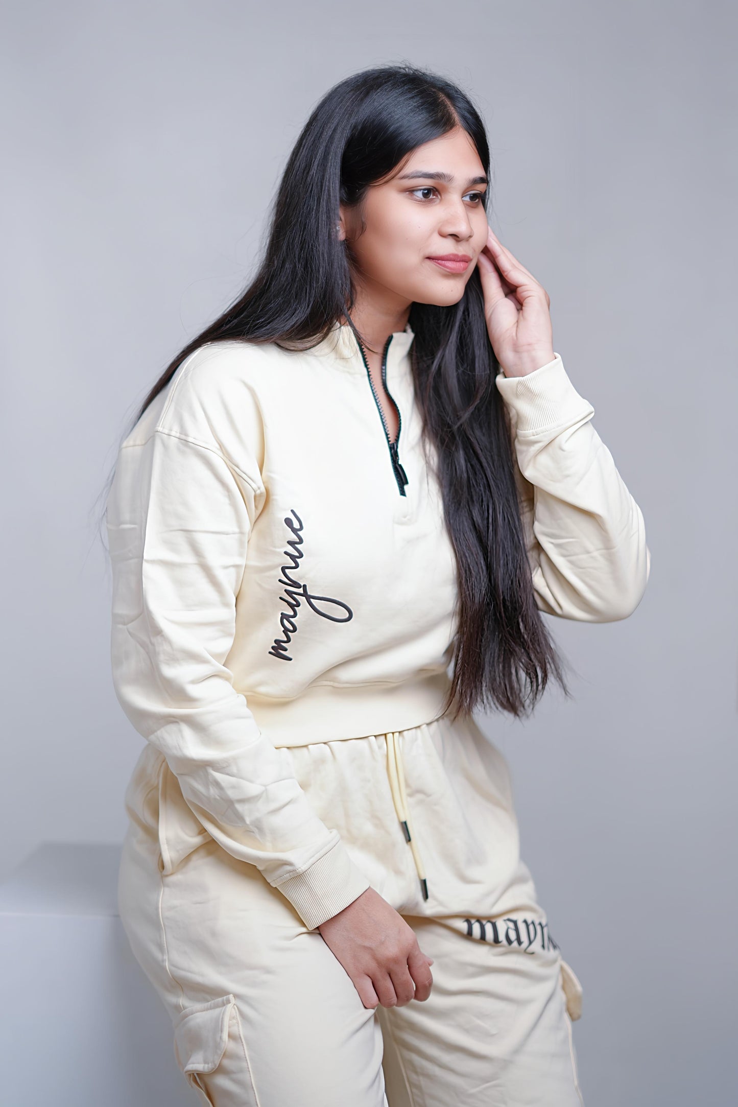 BEIGE ZIP-TOP SWEATSHIRT WOMEN
